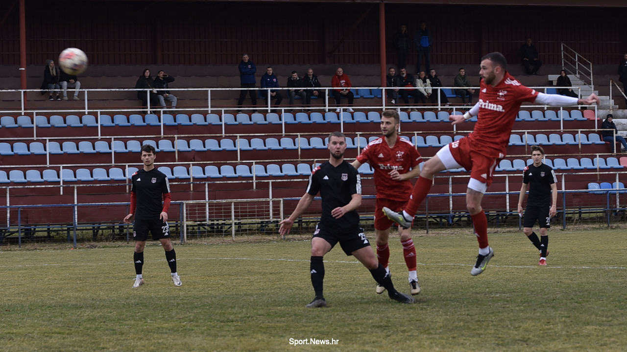 Odlična utakmica u Sesvetskoj dolini, Sesvete poražene u generalki od Mladosti Ždralovi kojoj je ovo prva utakmica ovih priprema na prirodnoj travi