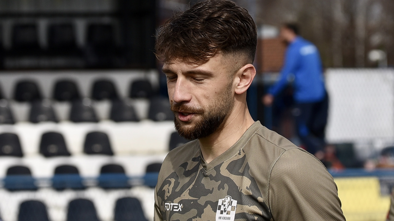 Vukovar s utakmicom više na trećem mjestu zaostaje za Šibenikom 15, a Zrinskim 17 bodova. Poraz od Sesveta doma s Baltićem na klupi.