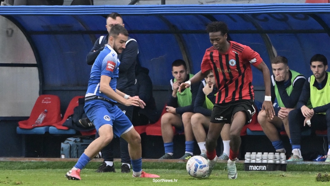 Kustošija ruši sve pred sobom. Četiri utakmice 10 bodova. Baye je igrač za dva ranga više. Chelfi je u nogometu  kao otac na violončelu