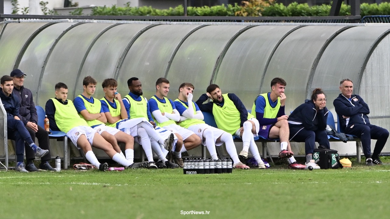 Do kada će HNS tolerirati da klubovi nemaju na klupi licenciranog trenera već da ih vode predstavnici klubova, čime derogiraju pravilnik o licenciranju i licence koje izdaje i Nogometna akademija HNS-a