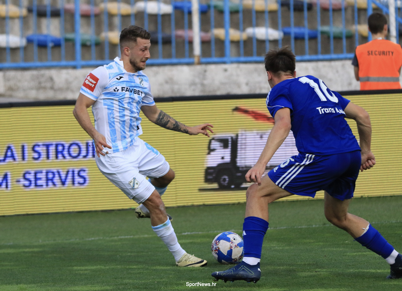 Rudeš: Trener Mladina postavio je mlade. Nisu igrali Marković, Ćorić, Karačić i Doležal. To je nova strategija za povratak na stadion u Rudeškoj cesti 25. Rijeka: Dobar trening za srijedu kada bi ju Lokomotiva mogla udariti svom snagom