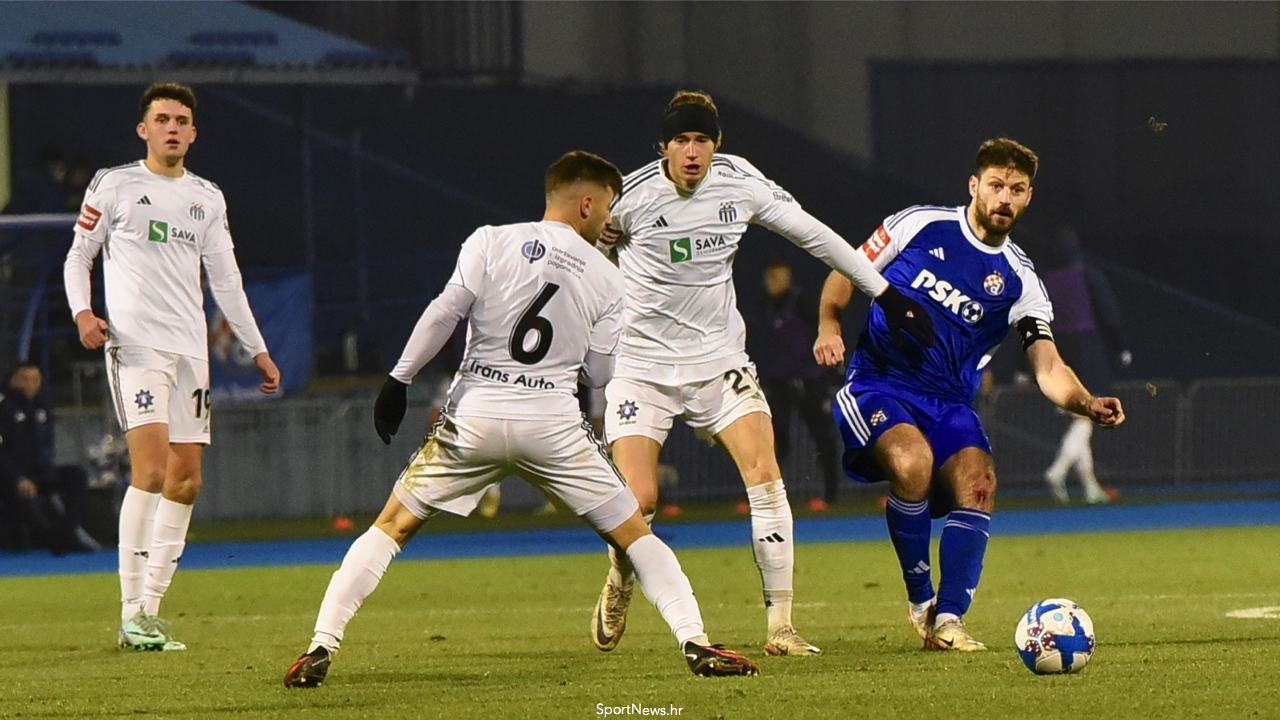 Rudeš je  raskinuo s još trojicom, više od 11 igrača s kojima je izborio najviši rang napustilo je klub. Campos i Oddei su prodani. Sedam "pojačanja" također je napustilo klub. Rudeš ne plaća više od 1.200 eura