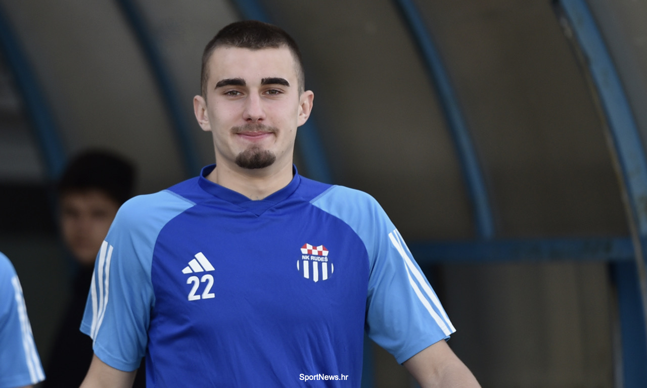 U Rudešu je razdoblje preslagivanja, u svim segmentima. S Rijekom su priliku dobili mlađi, ali Stipić nije. Od sljedećeg kola igrat će na stadionu u Rudešu, a kadrovska preslagivanja su dovela i do promjene osobe za kontakte s medijima.