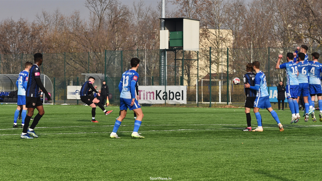 Hrvatski dragovoljac potopio Jarun 3:0 posljednjeg dana Paraćevog turnira, Jarun bez pobjede na posljednjem mjestu.